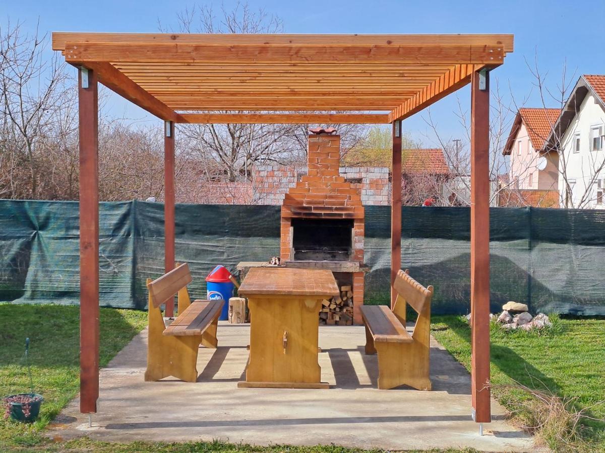 Villa Kuca Za Odmor Domus Alba Branjin Vrh Esterno foto